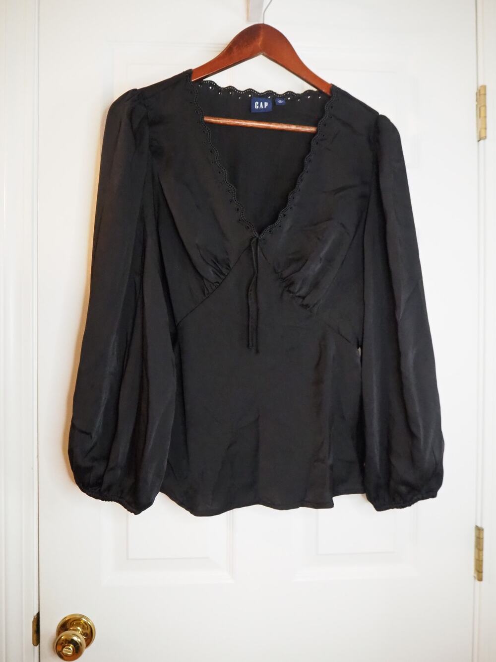 Gap Satin Empire Top Black Size L Lace Trim V Neck Balloon Sleeve Blouse 519751